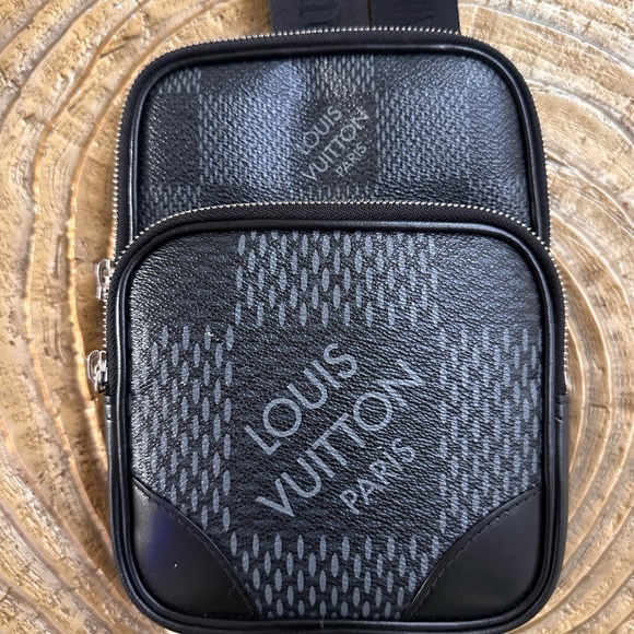 Louis Vuitton Amazon Sling Bag Damier Graphite - Picture 16 of 16